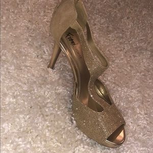 gold sparkle heels